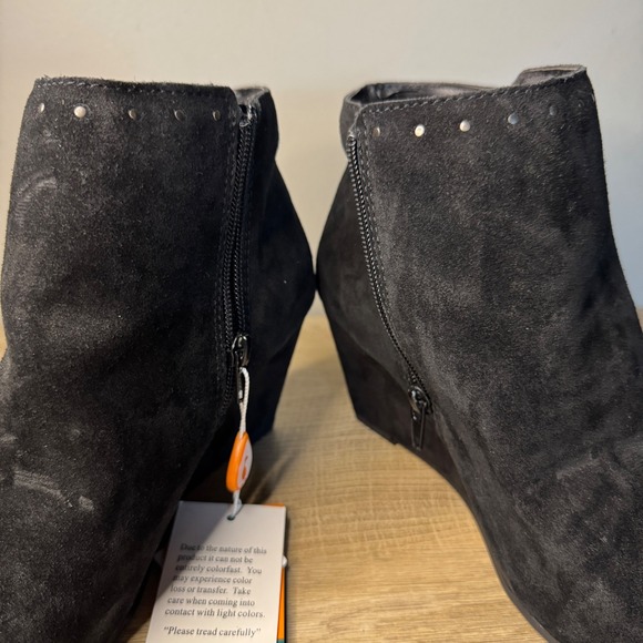 Sporto Studio Black Suede Studded Wedge Ankle Booties 8.5W Chic Zip Boho Goth - Picture 5 of 9